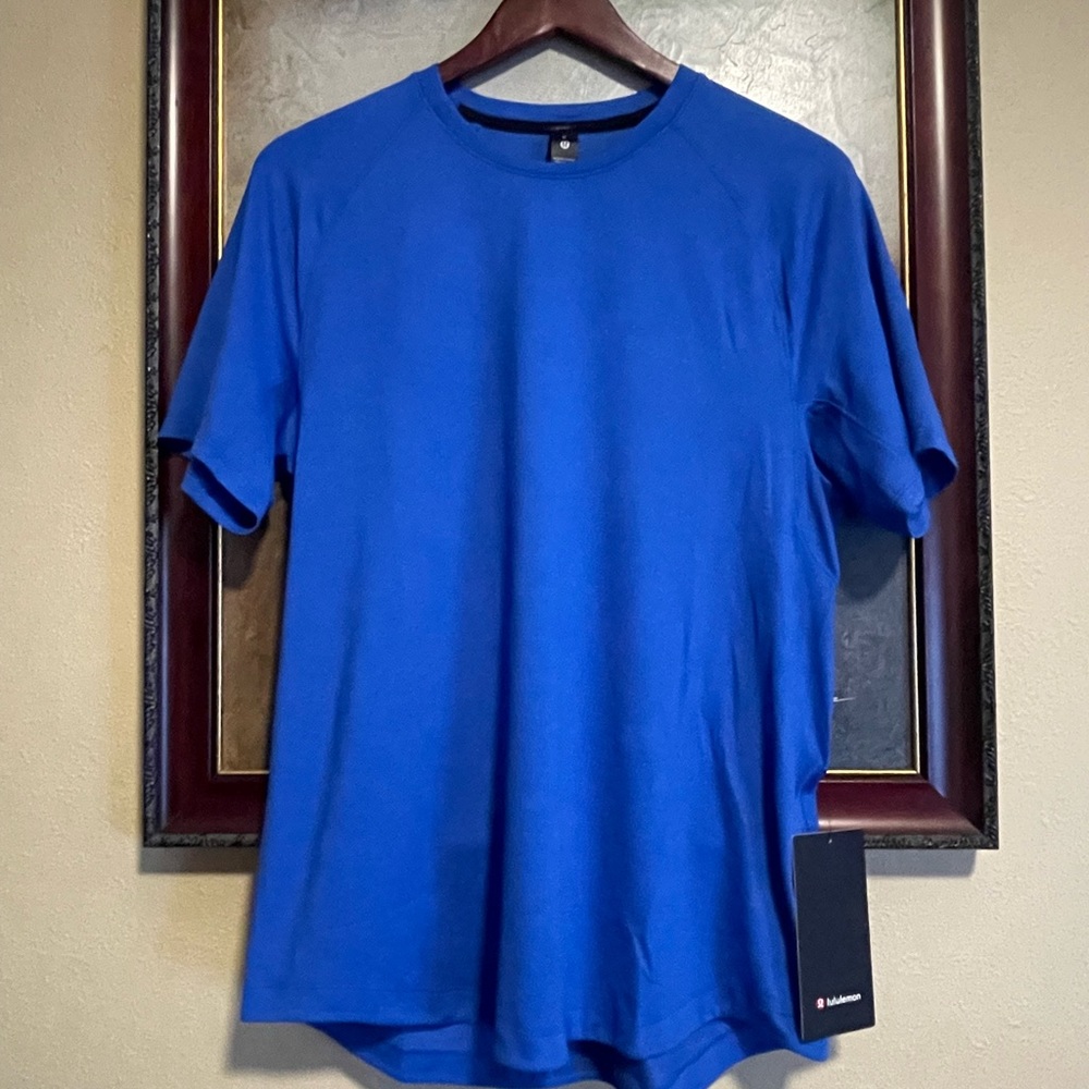 License to Train
Short Sleeve Lululemon 
1.